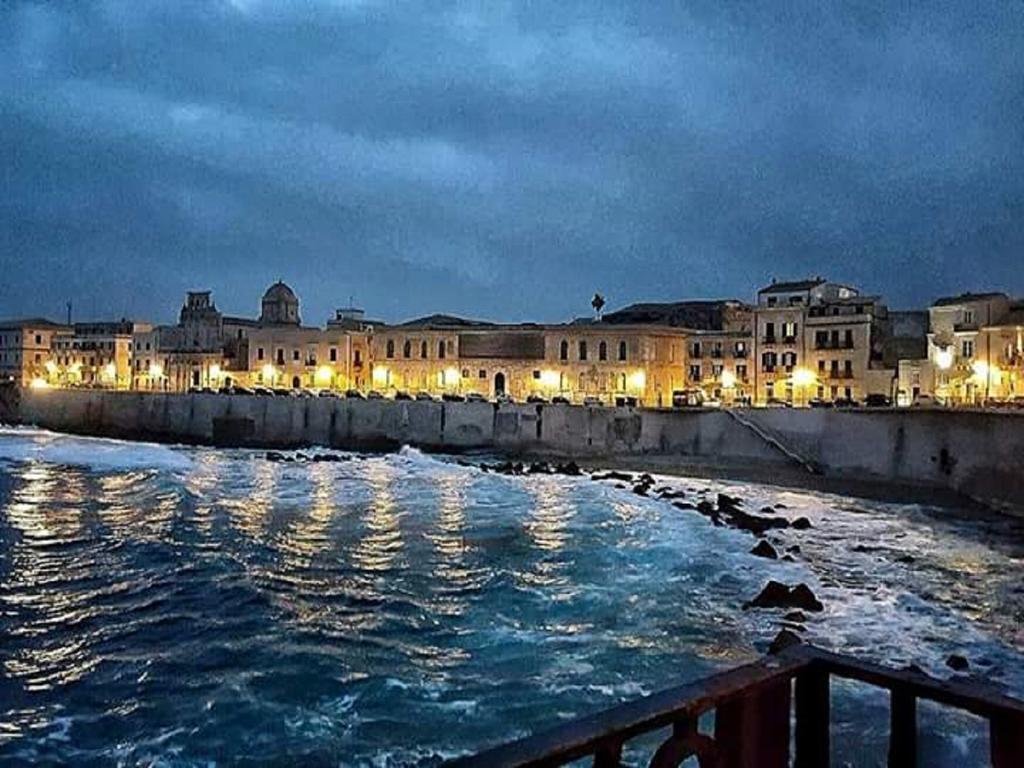Lungomare Elio Vittorini Villa Syrakusa Exteriör bild